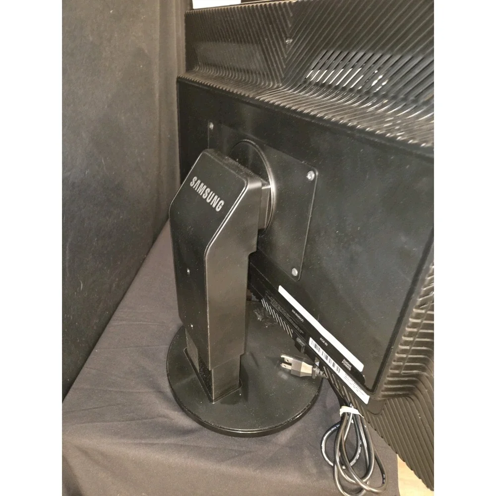 Samsung Syncmaster 245bw 24 Inch Gaming Monitor With Cables Adjustable Stand‎
